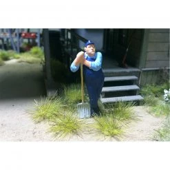 Bachmann Industries 10mm Grass Tufts Light Green (50)