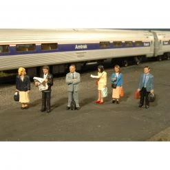 Bachmann Industries HO Standing Platform Passengers