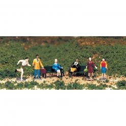 Bachmann Industries HO People At Leisure