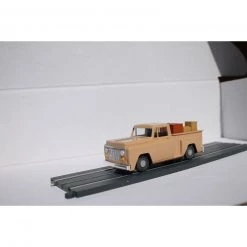 Bachmann Industries O Williams E-Z Street Pickup Truck/Beige
