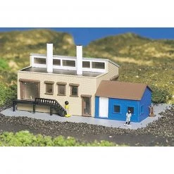 Bachmann Industries N Built Up Factory with Accessories